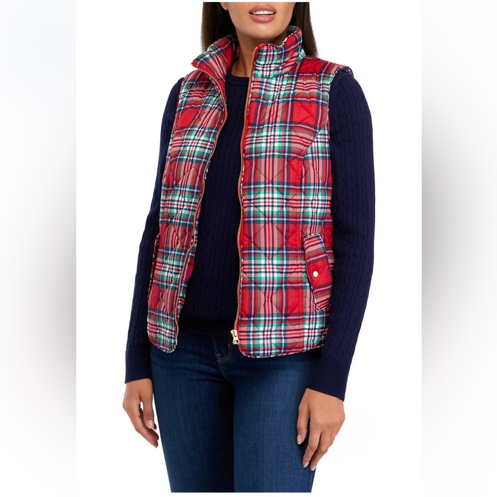NWT Crown & Ivy Women's Red Plaid Printed Vest Size M